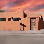 The Nicho House 4bd Ultra Modern Adobe Near Plaza Villa *