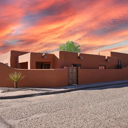 The Nicho House 4bd Ultra Modern Adobe Near Plaza Villa